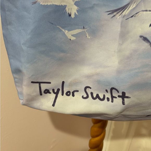 Taylor Swift 1989 Tote - Picture 8 of 9